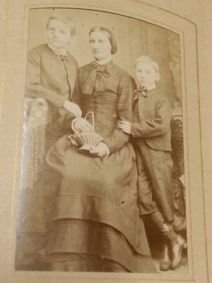 Old Family unknown 1