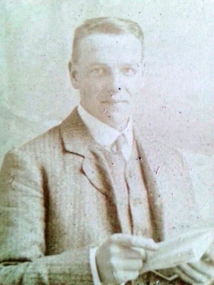 Unknown Clarke 25