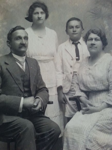 Unknown Clarkes 38
